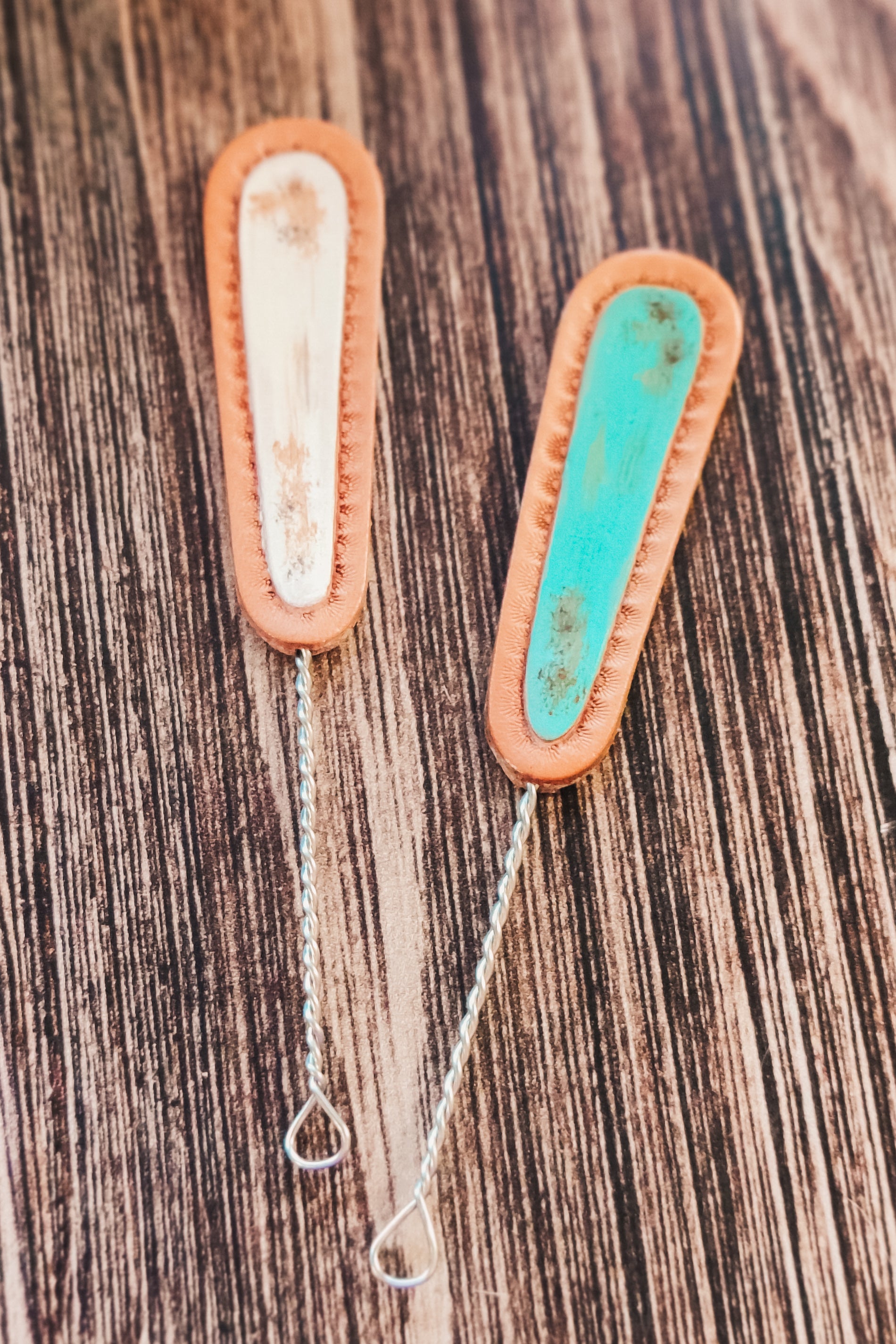 Turquoise & White Oval Hat Pick - The Glamorous Cowgirl