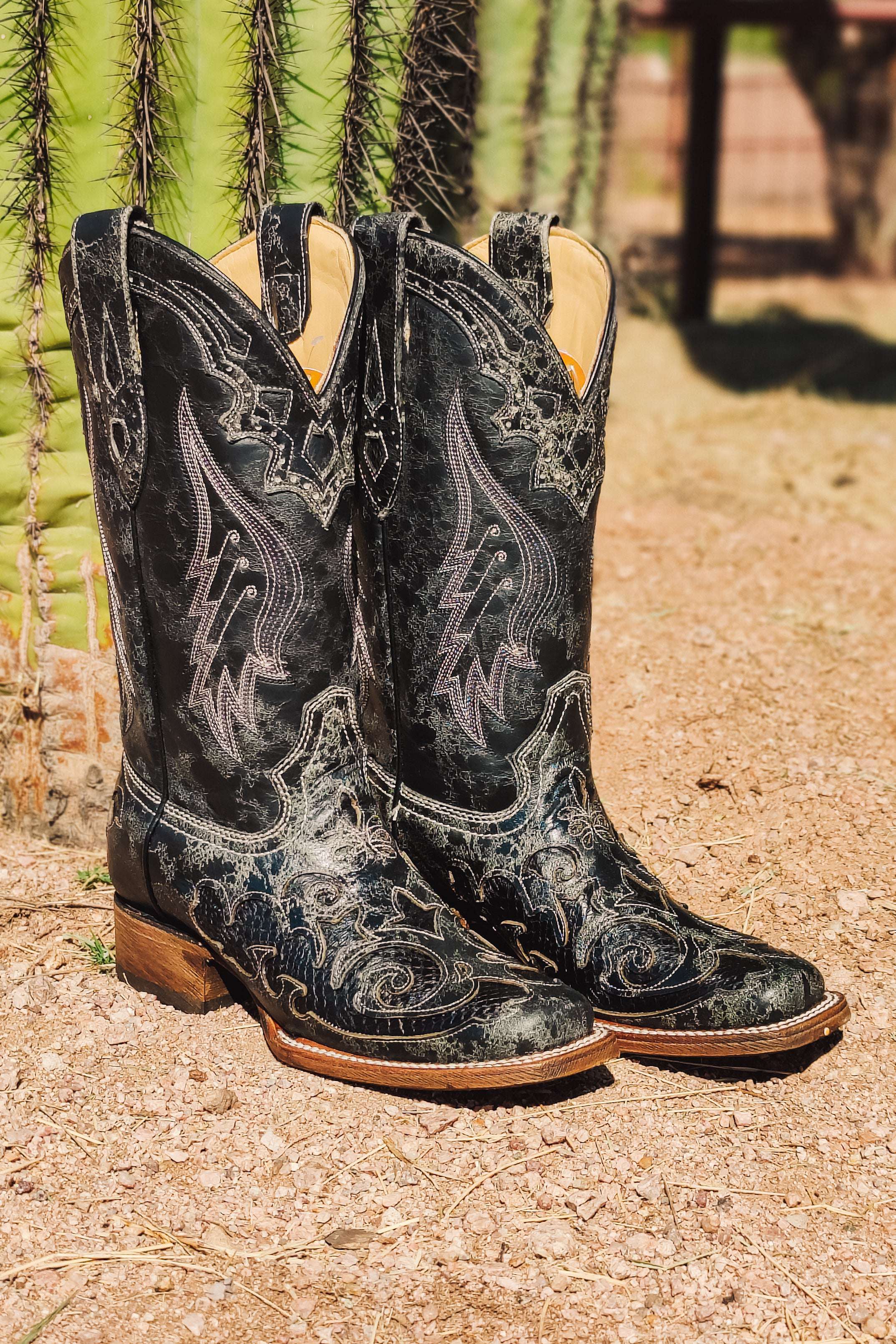 Back Talkin Boots - The Glamorous Cowgirl