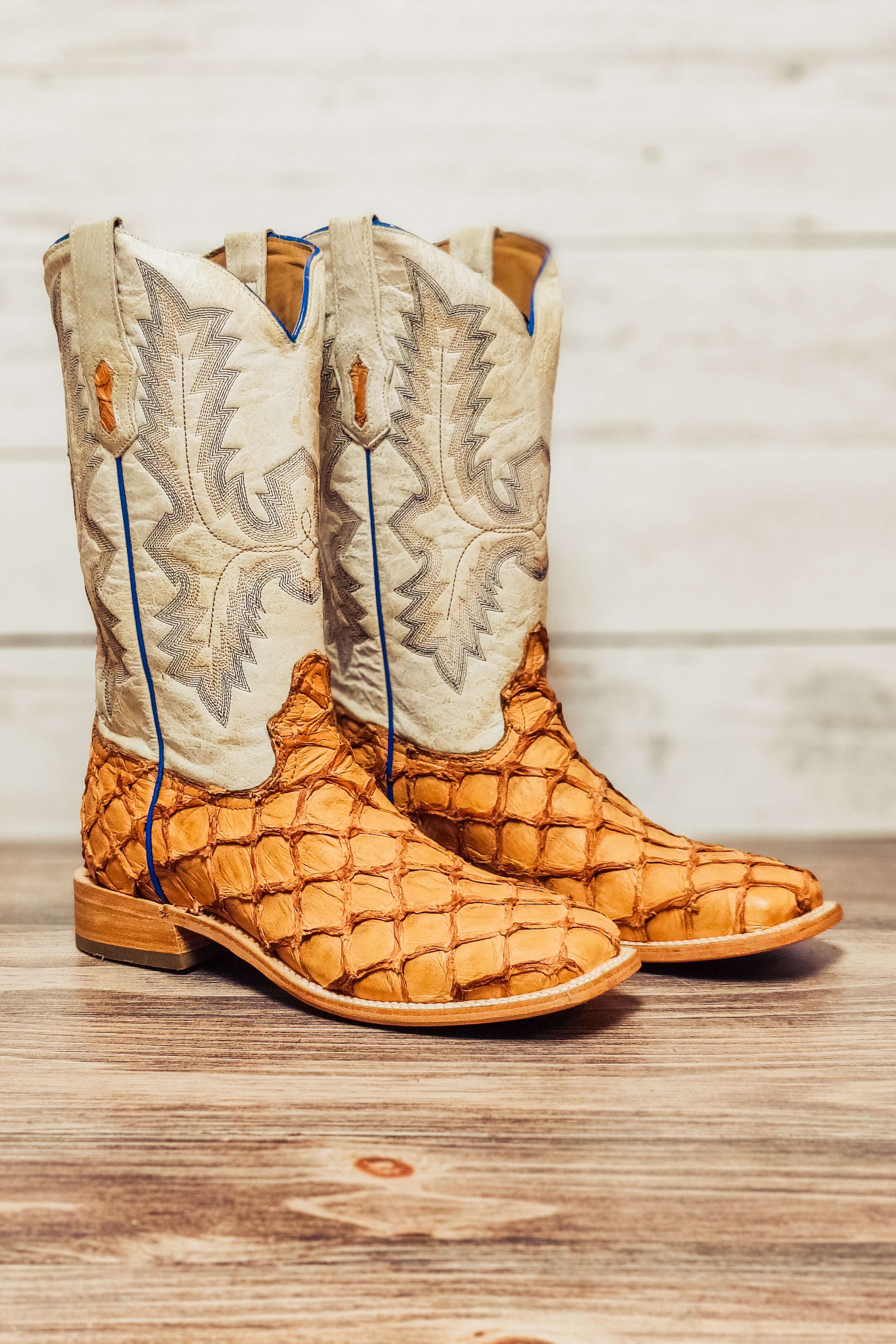 Slick Outlaw by Corral - The Glamorous Cowgirl