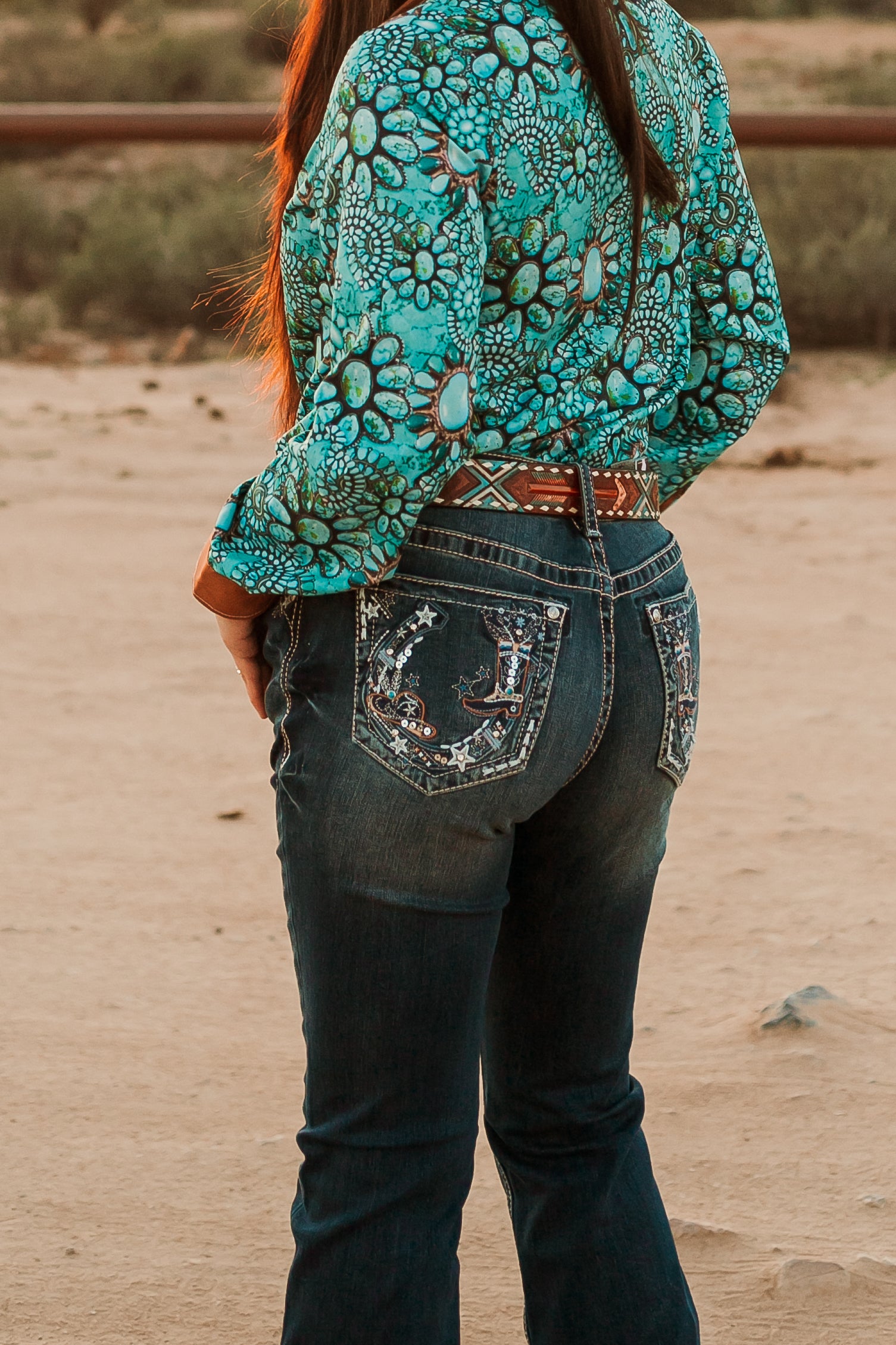 Cowboy boots with bootcut on sale jeans